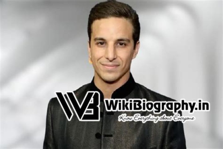 Ibrahim Khan - Net Worth, Age, Height, Birthday, Bio, Wiki!