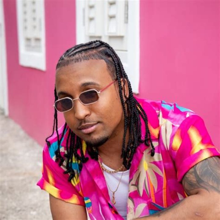 Ir Sais Biography: Songs, TikTok, Age, Net Worth, Albums, Girlfriend, Facts, Wikipedia, Songs