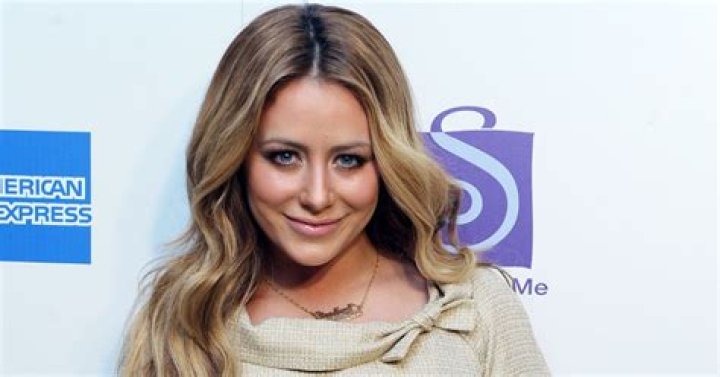 Is Aubrey O’Day The Biggest Whore Ever On Celebrity Apprentice?