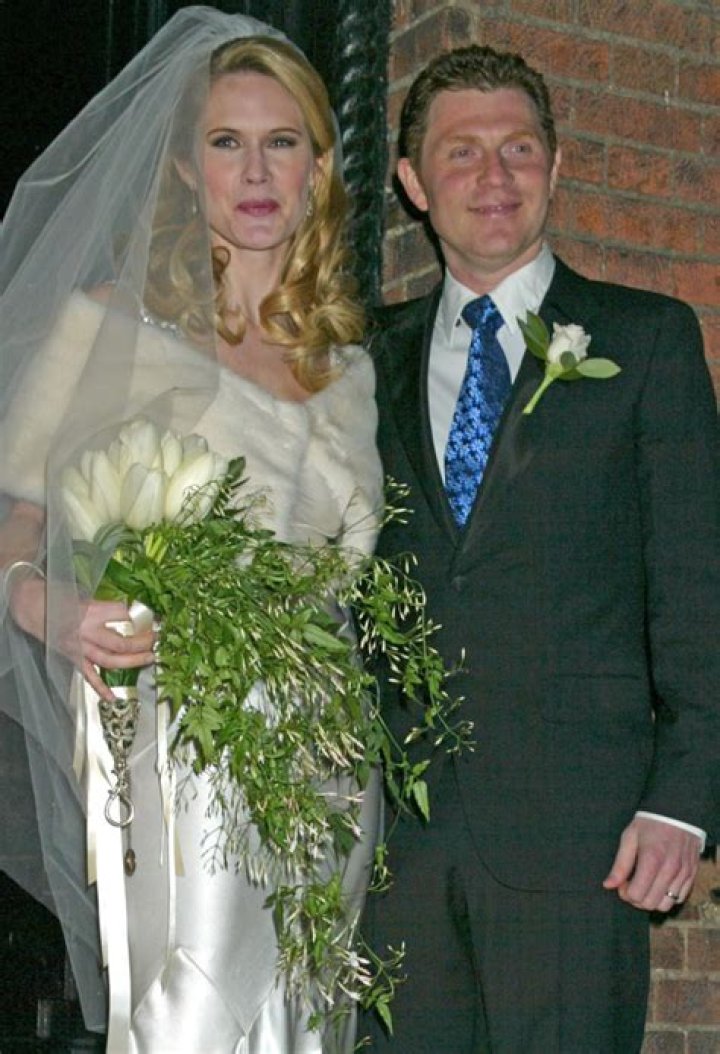 Is Bruce Davison married? How many times has Bruce Davison been married?