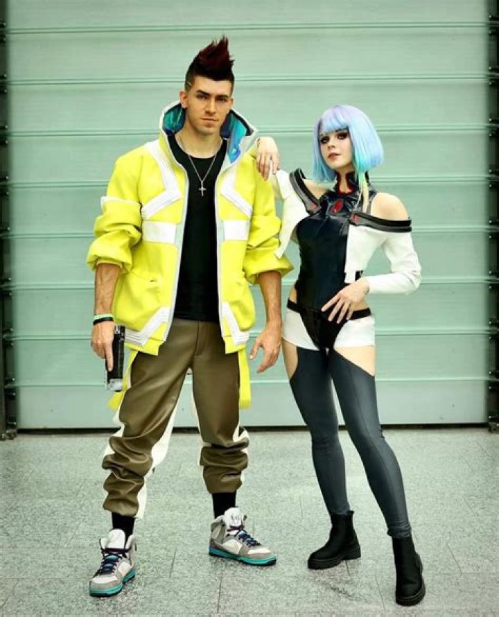 Izo Cosplay’s Boyfriend: Who is Izo Cosplay Dating?