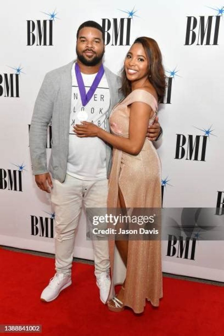 J.Drew Sheard II Bio, Wiki, Age, Height, Family, Wife, Aunt, and Net Worth.