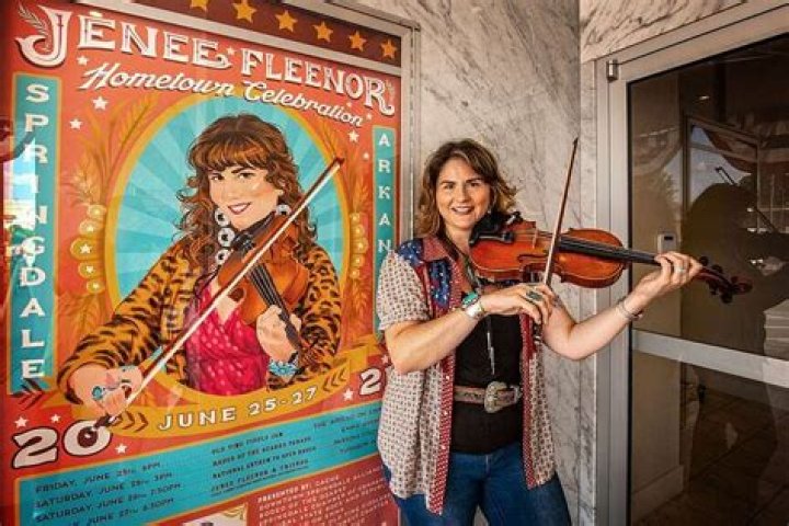 Jenee Fleenor Net Worth: How rich is Jenee Fleenor? How much is Jenee Fleenor worth?