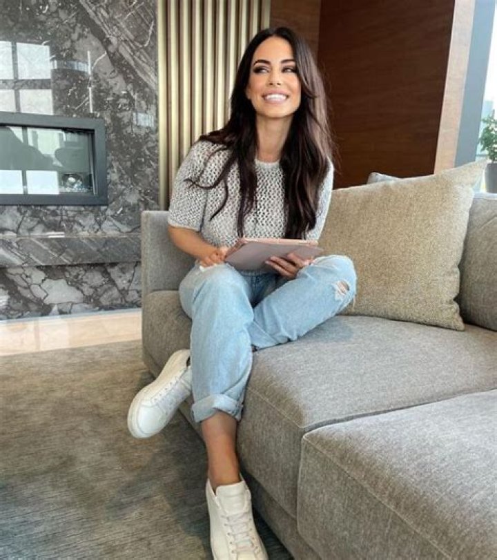 Jessica Lowndes Height, Weight