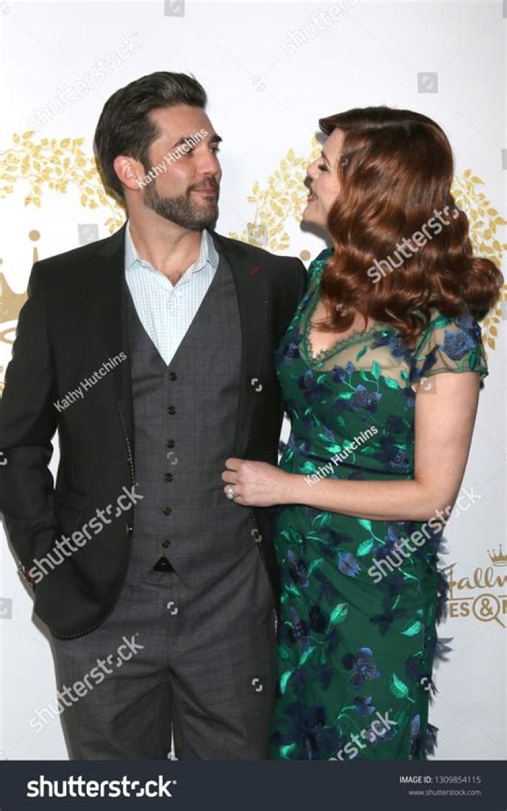Jordan Bridges’s Wife: Who is Jordan Bridges Dating?