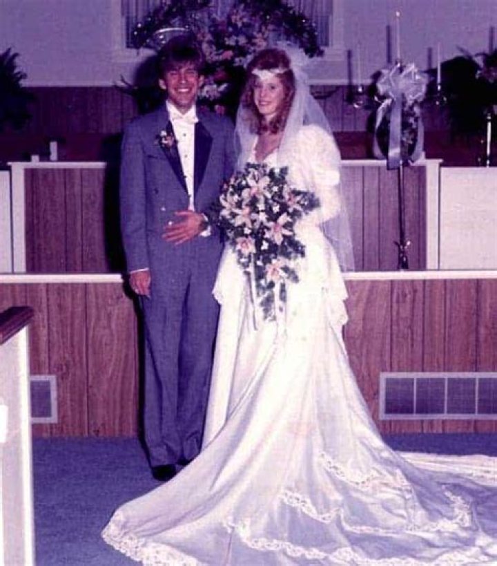 Julie Chrisley First Husband, Wedding Photo, Children, Wiki, Young, Weight Loss, Birthday