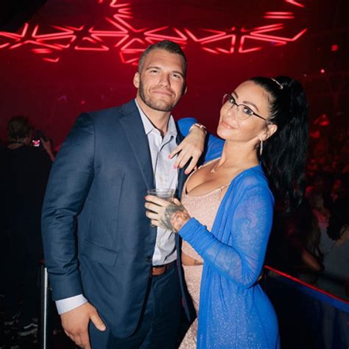 JWoww’s Boyfriend: Who is JWoww Dating?
