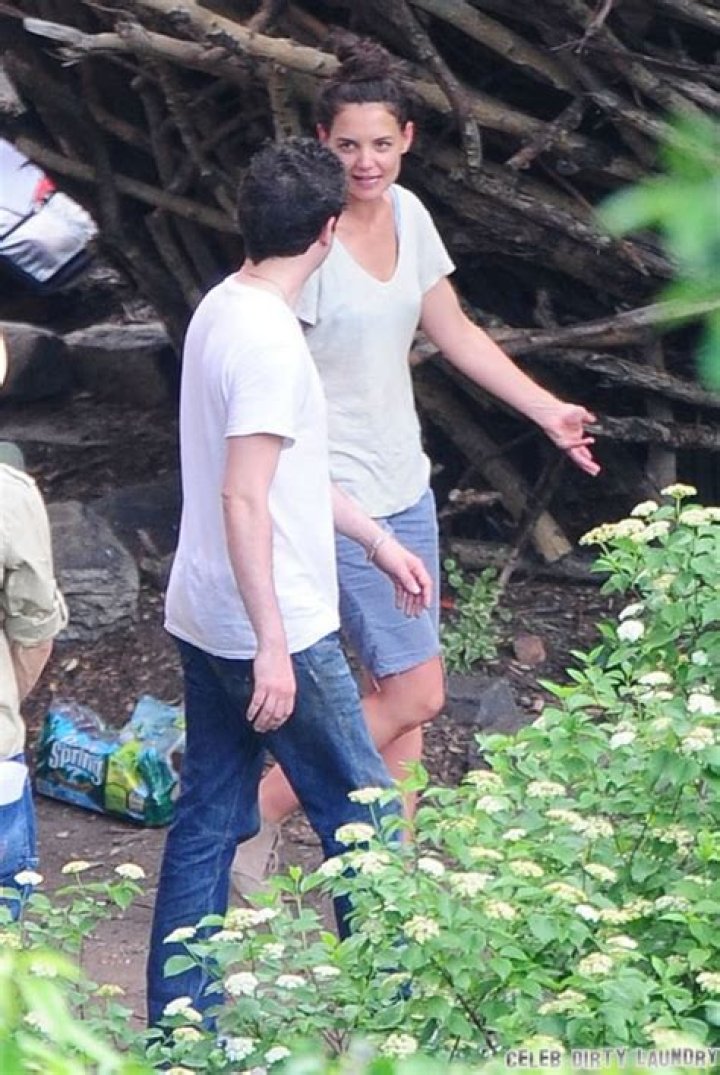 Katie Holmes’ New Relationship With Luke Kirby Crashes and Burns – Luke Chooses Andrea Sarubbi