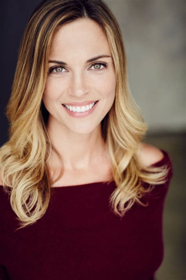 Kelly Sullivan Net Worth 2024, Age, Height, Bio, Birthday, Wiki!