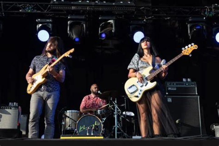Khruangbin Biography: Age, Net Worth, Founder, Albums, Instagram, Songs, Members, Real Name, Spouse