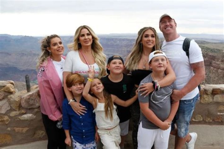 Kim Zolciak’s Net Worth, Age, Height, Weight, Husband, Kids, Bio-Wiki