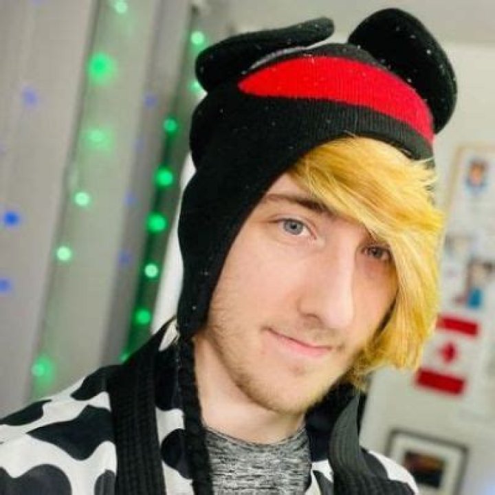 KreekCraft- Wiki, Age, Height, Girlfriend, Net Worth, Ethnicity, Career