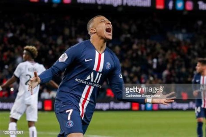 Kylian Mbappé Height, Religion, Age, Net Worth, Salary, Real Madrid