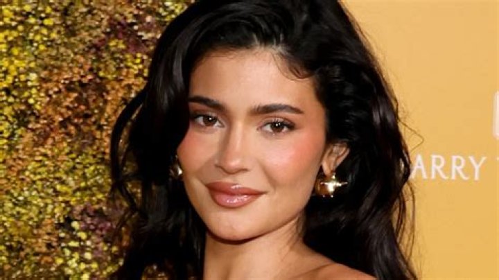 Kylie Jenner Announces Halloween Make Up Collection