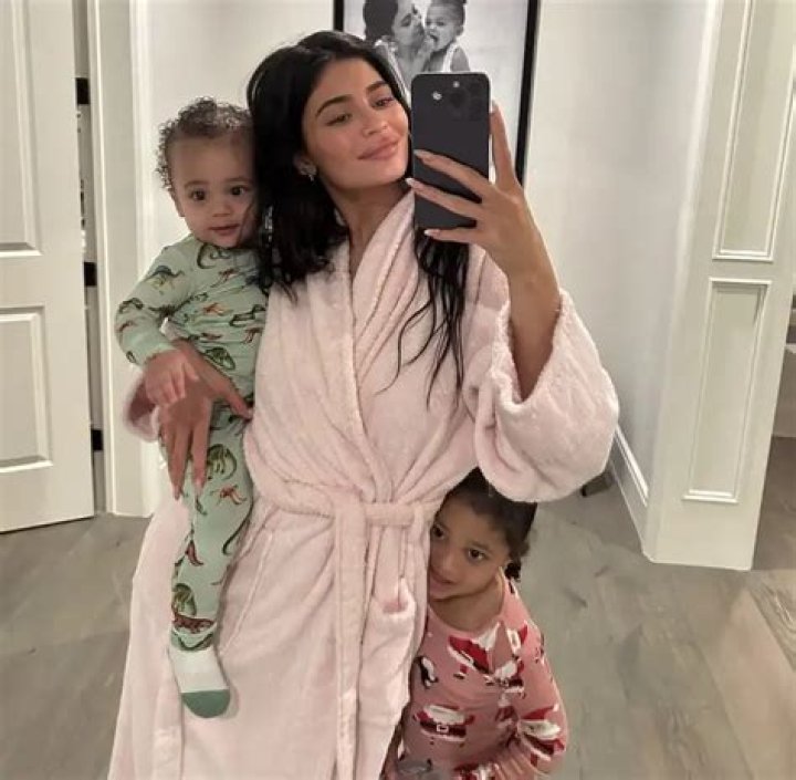 Kylie Jenner Biography: Children, Husband, Age, Siblings, Net Worth, Boyfriend, Cosmetics, Height, House