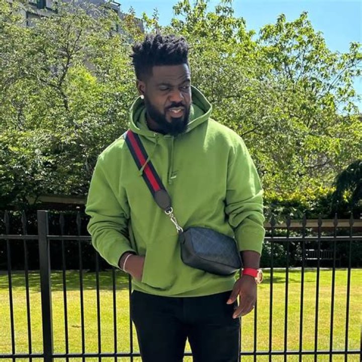 Lati DMW Biography: Age, Net Worth, Pictures, Wikipedia, Girlfriend, Davido