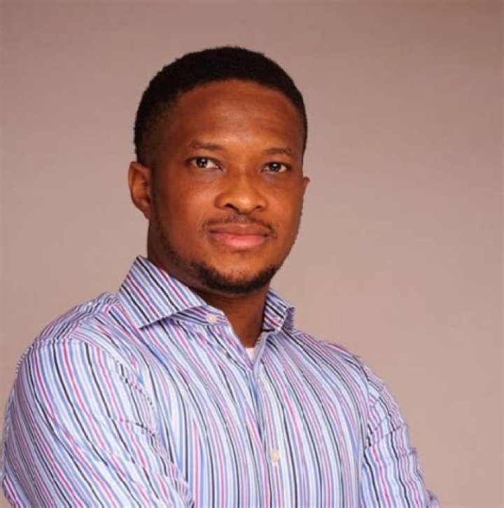 Lawrence Oyor Biography: Songs, Darasimi, Twin, Parents, Wedding, Pictures, Net Worth, Age, Wife, Wikipedia