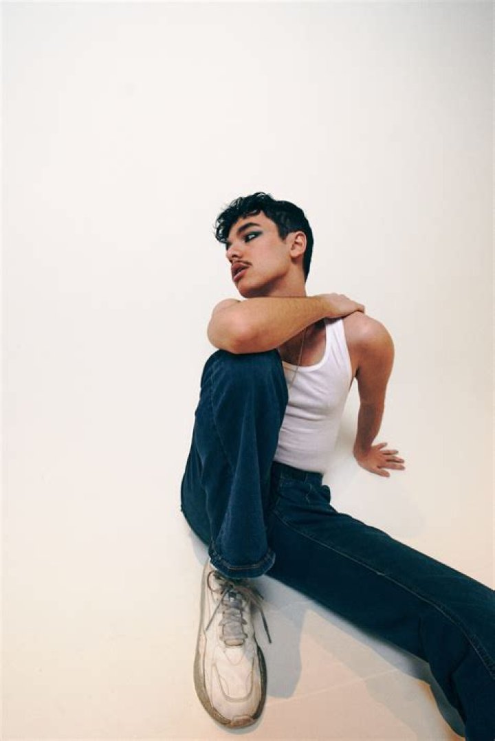 Liam Benayon delivers sarcastic lyricism in his addicting break-up-and-move-on synth-pop single titled 