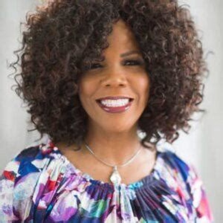 Lynda Randle Net Worth, Age, Height, Bio, Birthday, Wiki!