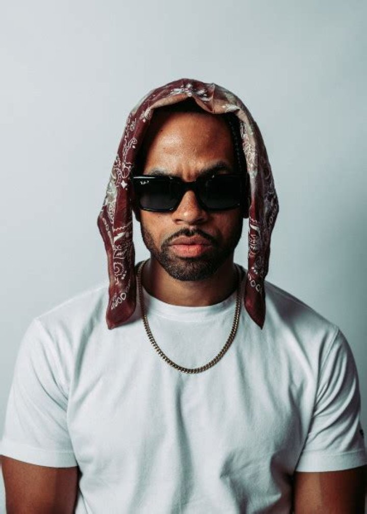 Lyric Video Premiere: Casely Introduces Seductive “Tráfico