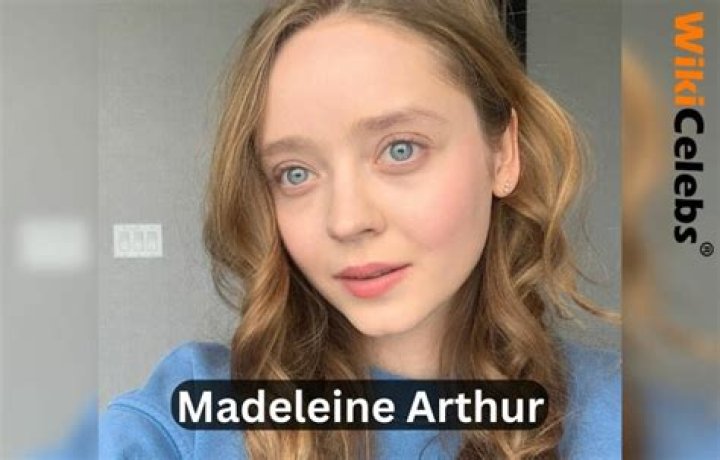 Madeleine Arthur- Wiki, Age, Height, Net Worth, Boyfriend, Ethnicity