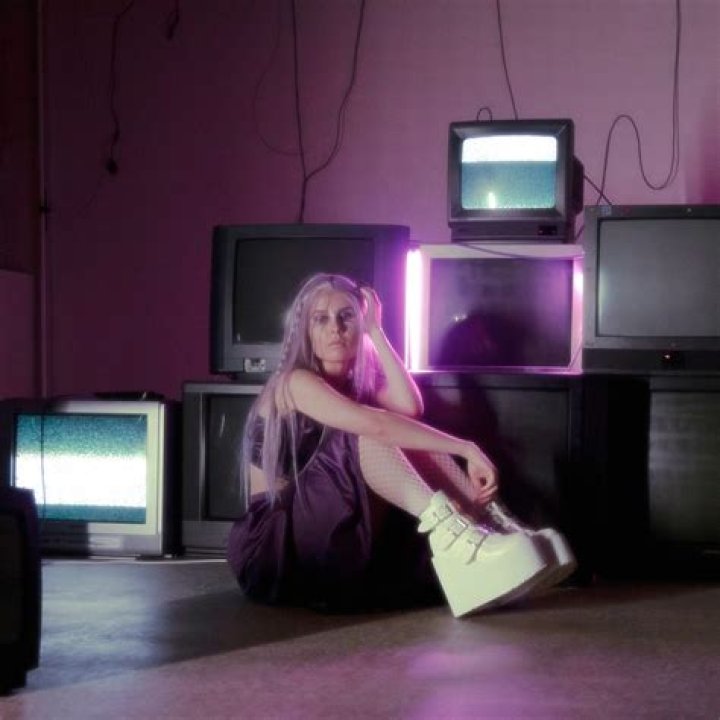 Madishu warps us into her electronic pop hyped world with new single 