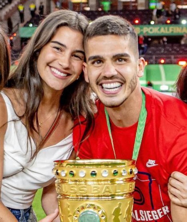 Maria Rodrigues- All About The Girlfriend Of Andre Silva