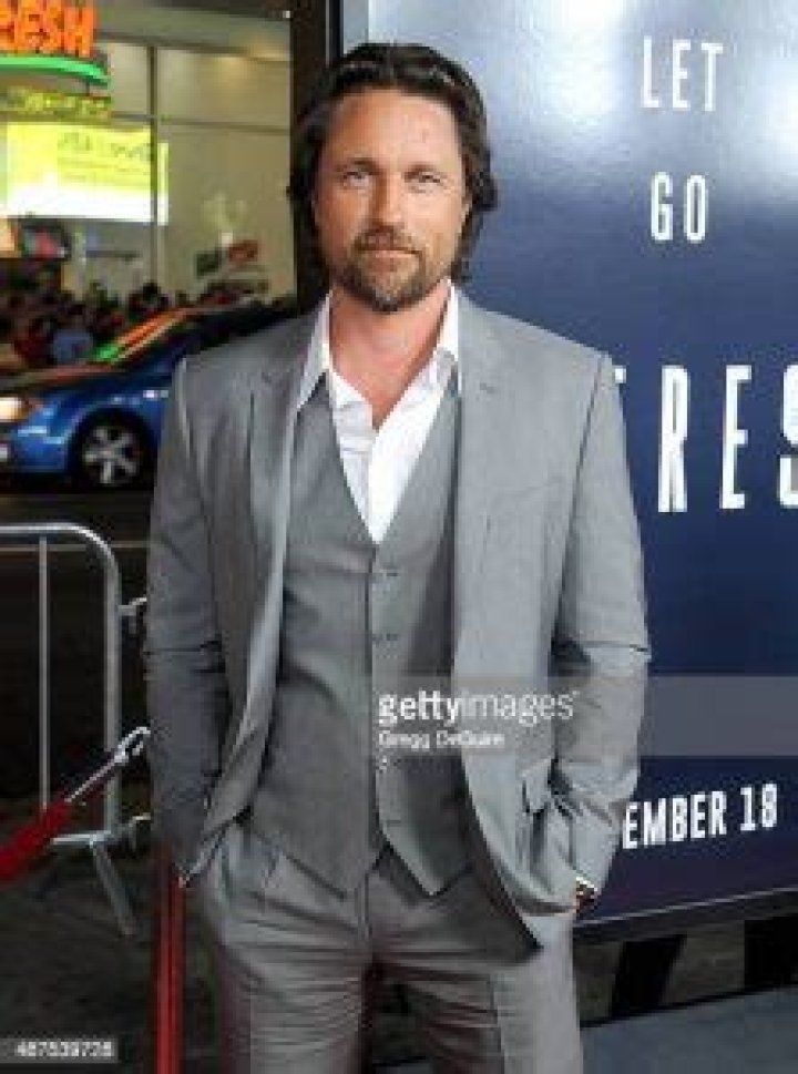 Martin Henderson Parents: Veronica Henderson and Ian Henderson