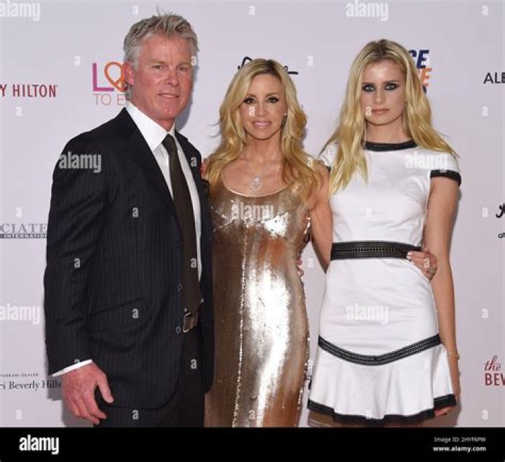 Mason Olivia Grammer Bio, Wiki, Age, Height, Husband, Family, College and Net Worth.