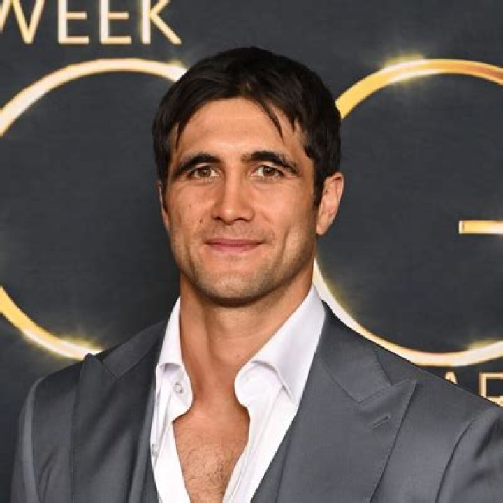 Max Browne Net Worth, Age, Height, Bio, Birthday, Wiki!