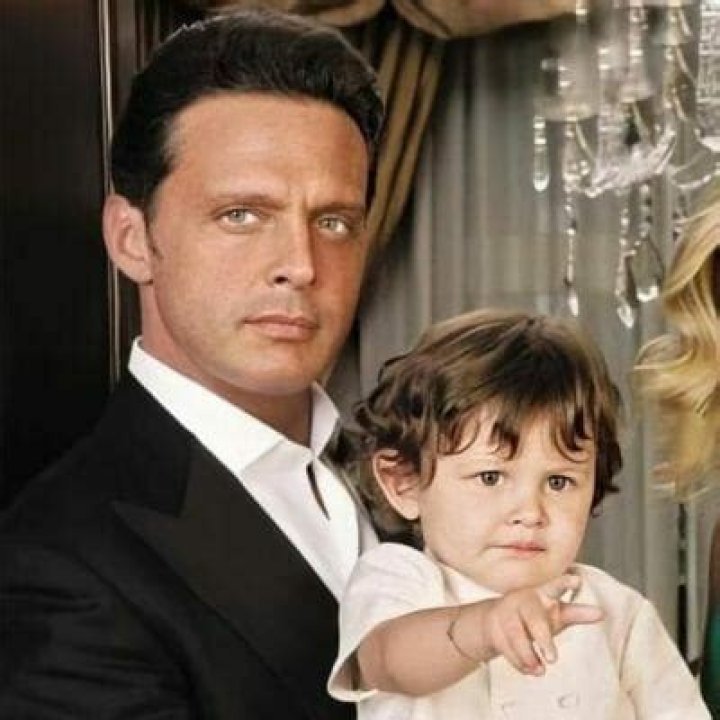 
Miguel Gallego Arámbula- All About The Son Of Luis Miguel	