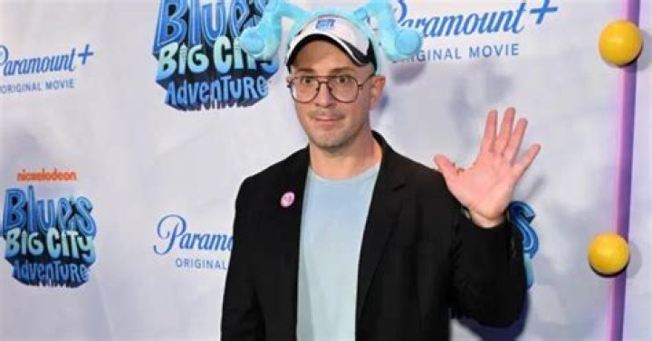 Mike Burns Net Worth, Age, Height, Bio, Birthday, Wiki!