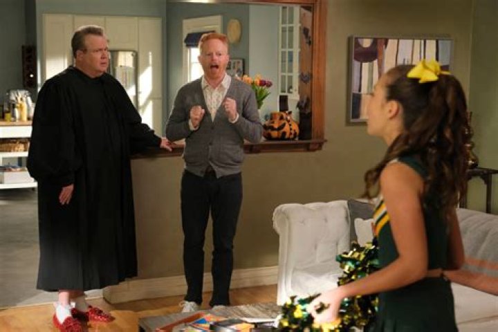 Modern Family RECAP 10/2/13: Season 5 Episode 3 “Larry’s Wife” Modern Family RECAP 10/2/13: Season 5 Episode 3 “Larry’s Wife”