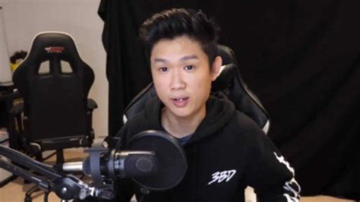 MxR Mods Biography: Girlfriend, Net Worth, YouTube, Age, Instagram, Height, Reddit, Twitter, Merch, Wikipedia, Parents, Nationality