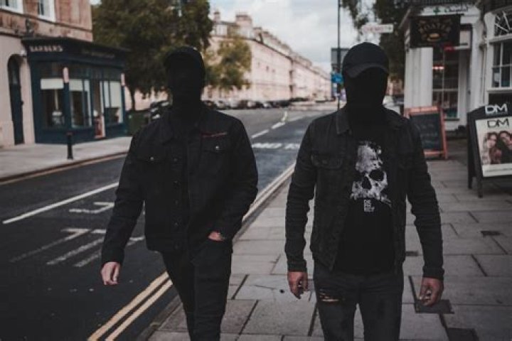 Mysterious House Duo, Wh0, Return with Track, 'Happy People'