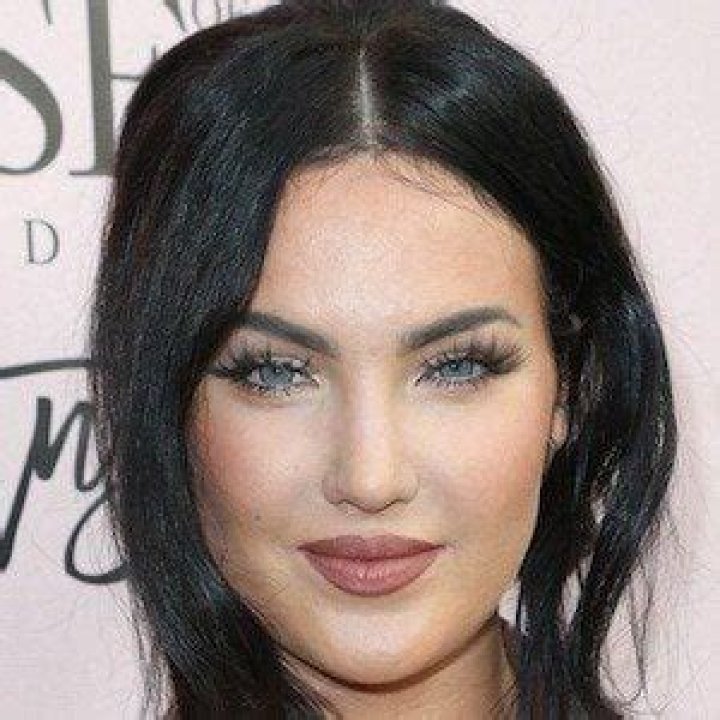Natalie Halcro Wiki Bio, Birthday, Age, Height, Nationality, Ethnicity, Dating, Boyfriend, Parents, Olivia Pierson, Net Worth in 2019