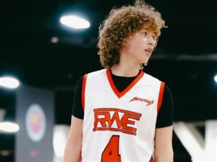 Nelson Neumann Height And Weight, Age, Birthday, Basketball
