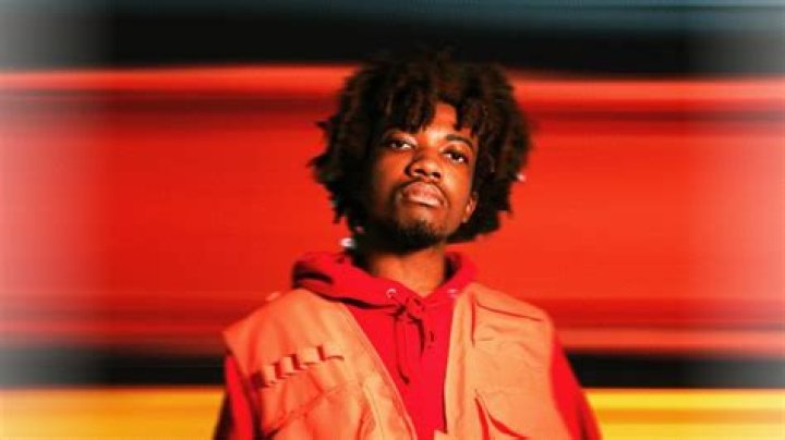 Redveil Biography: Real Name, Girlfriend, Age, Net Worth, Instagram, Wikipedia, Songs