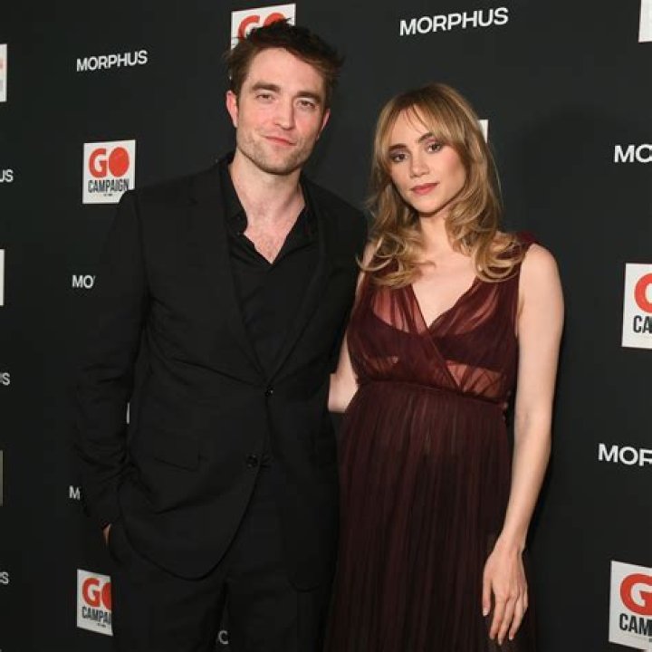 Robert Pattinson Rebounds With Nina Schubert