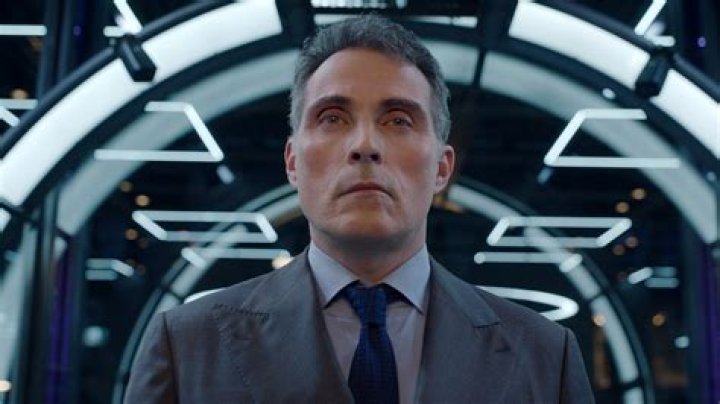 Rufus Sewell Is Portrayed As A Roger Salas In “Kaleidoscope”