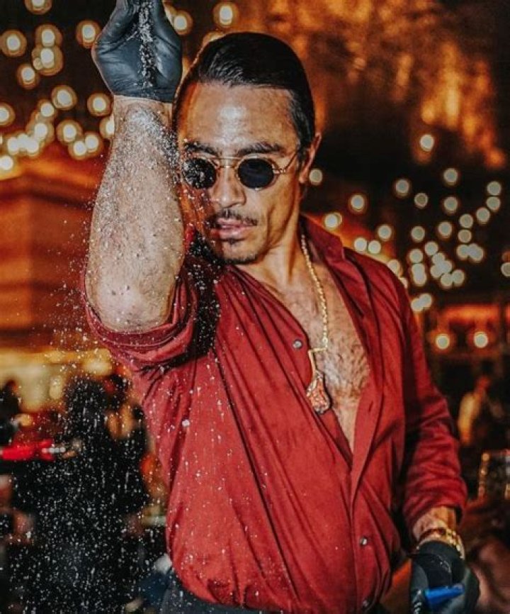 Salt Bae Biography: Age, Net Worth, Photos, Food, Wikipedia, Twitter, Girlfriend, Real Name