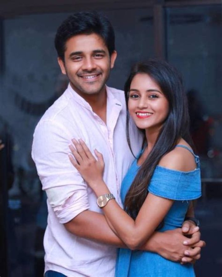 Saranga Disasekara’s Girlfriend: Who is Saranga Disasekara Dating?