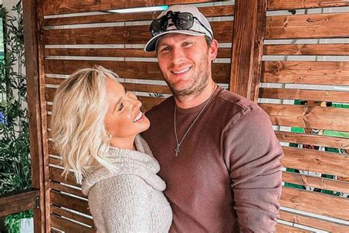 Savannah May’s Boyfriend: Who is Savannah May Dating?