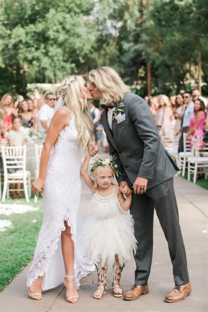Savannah Soutas’s Husband: Who is Savannah Soutas Dating?