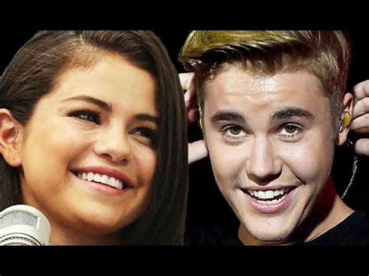 Selena Gomez Catches Justin Bieber Sexting With Vanessa Hudgens