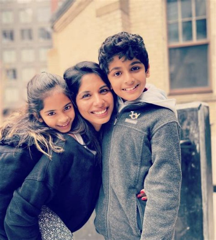 Sheena Melwani Biography: Husband, Age, Net Worth, Songs, TikTok, Picture, Children