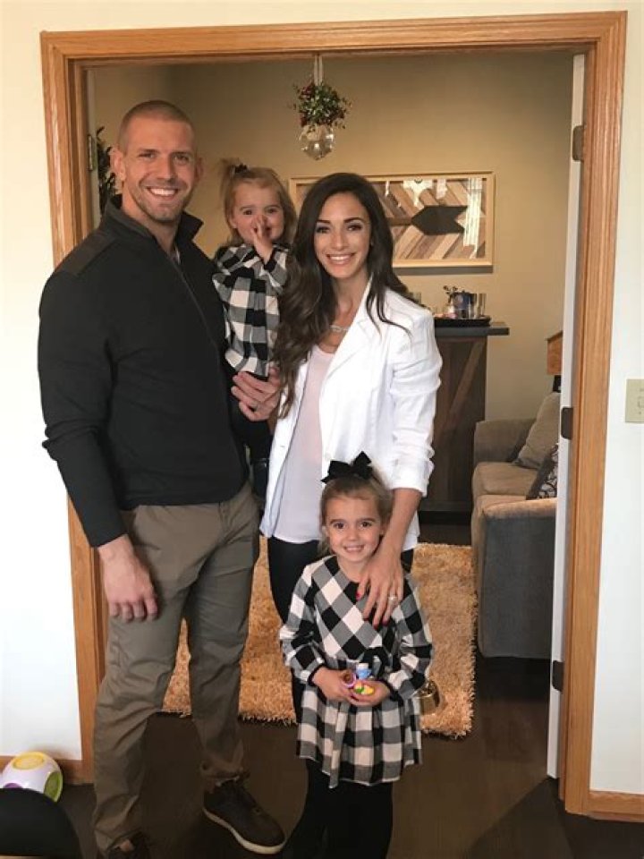 Shelly Laurinaitis Age
