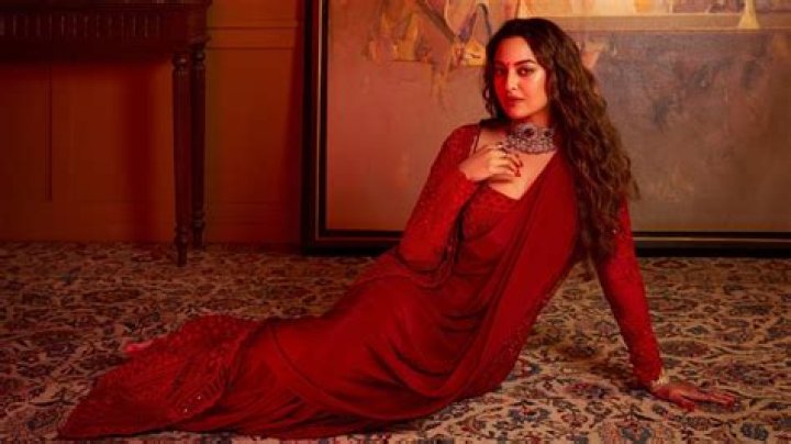 Sonakshi Sinha Net Worth, Age, Height, Bio, Birthday, Wiki!