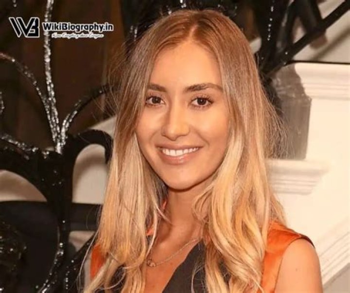 Sophie Habboo - Net Worth, Age, Height, Birthday, Bio, Wiki!