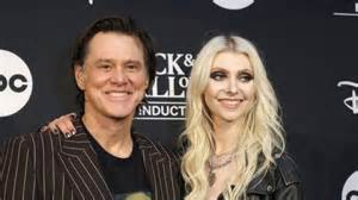 Taylor Momsen – Stripper Or Prostitute For FHM ? (Photo)